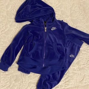 Nike 2 piece size 24 months